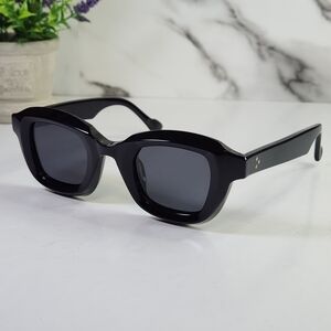 Acetate Thick Frame Square Sunglasses. Polarized Black Frame. 3 Dots Gold